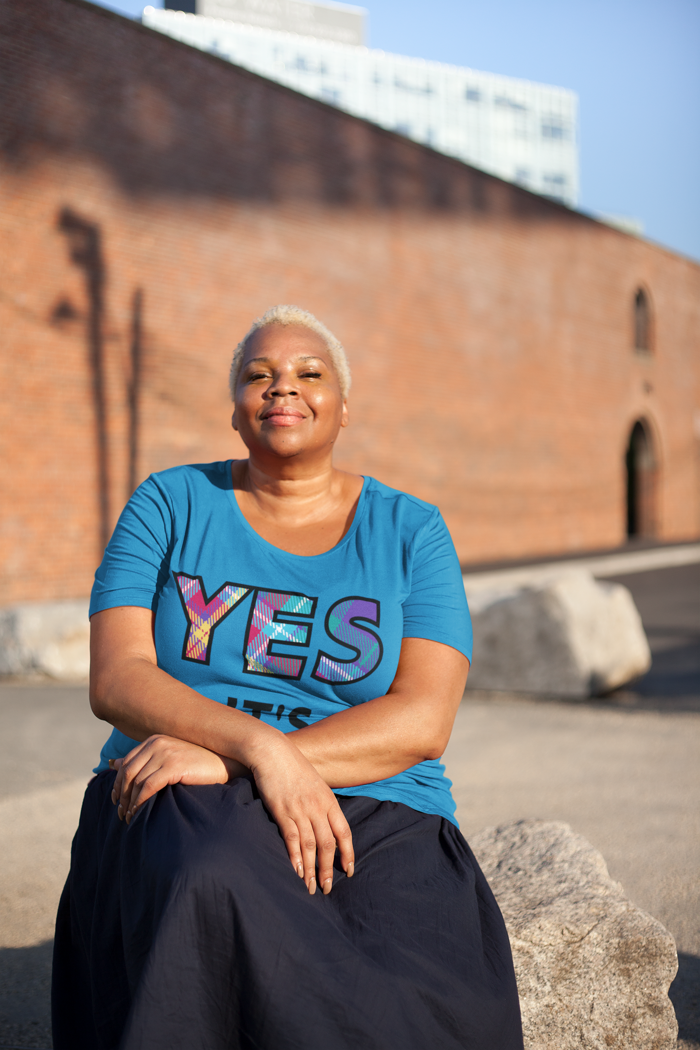 Woman wearing the Blue YES Scottish Independence tartan T-Shirt
