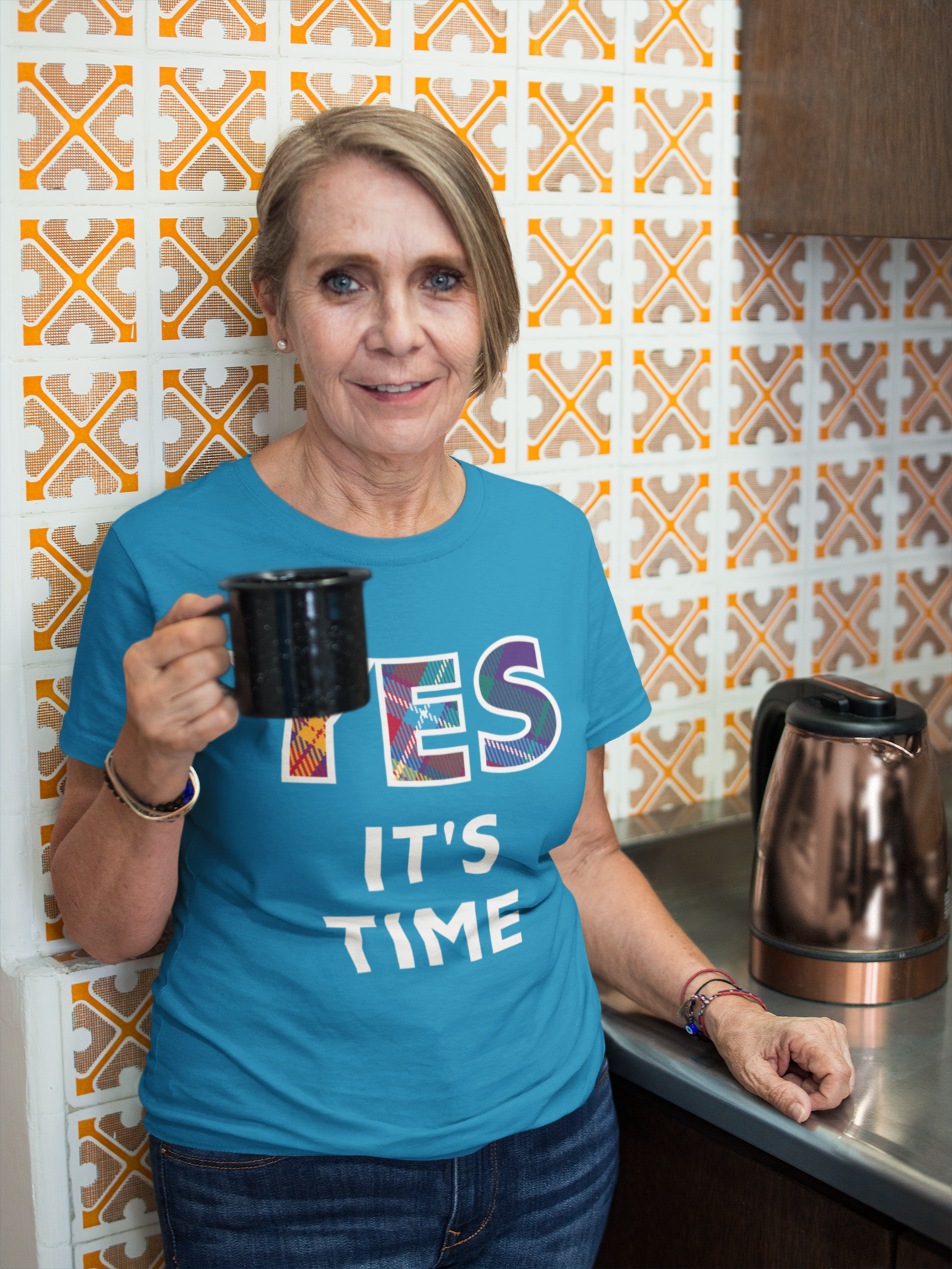 Woman drinking coffer YES tartan Blue T-Shirt