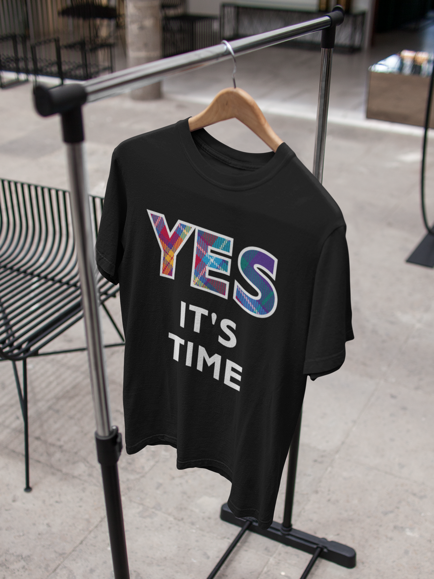 Black printed YES Scotland tartan tshirt