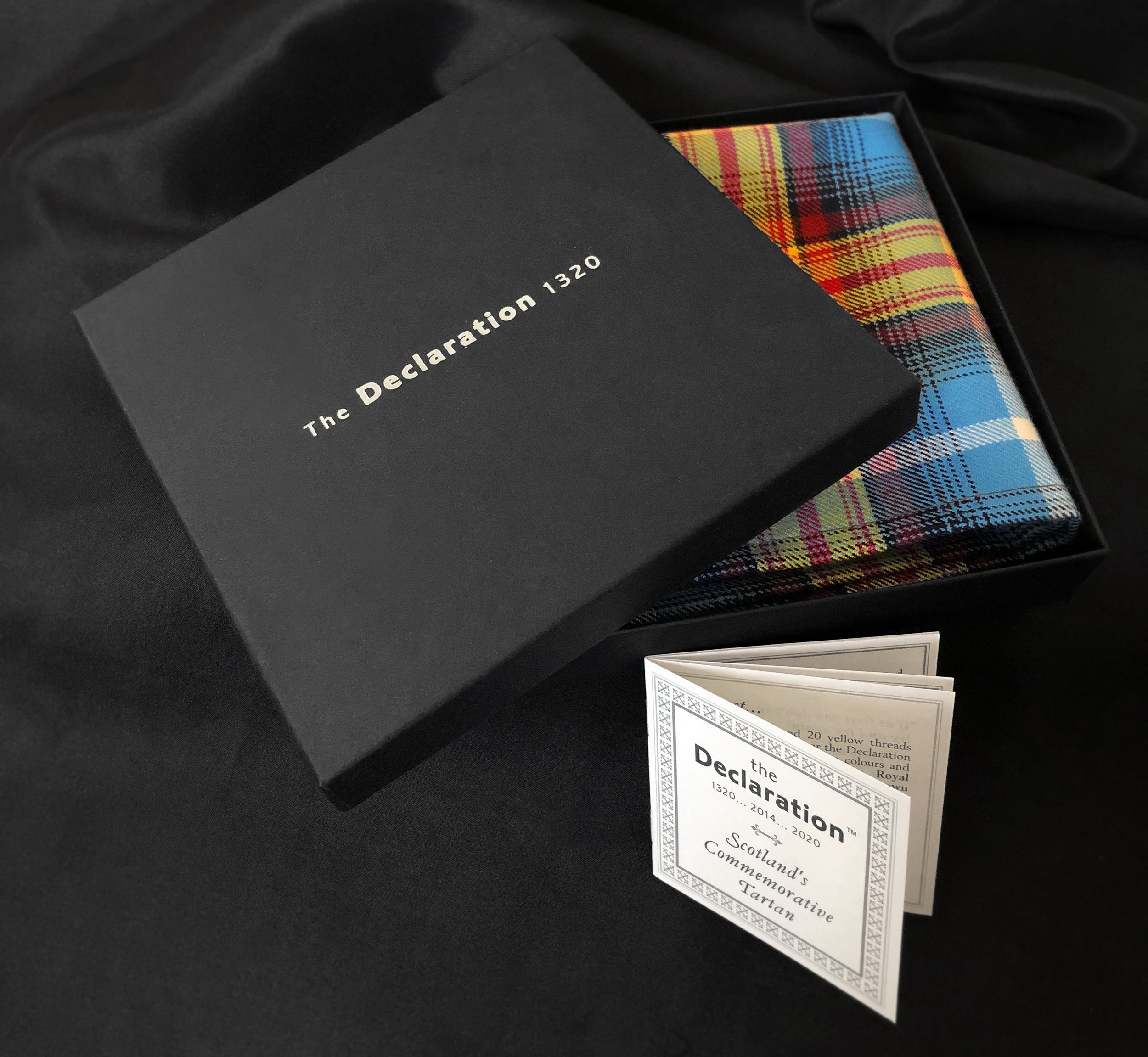 boxed pocket square Declaration of Scottish Independence tarta